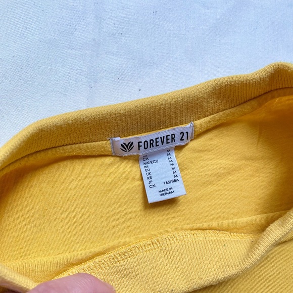 Cropped Top - Picture 2 of 2